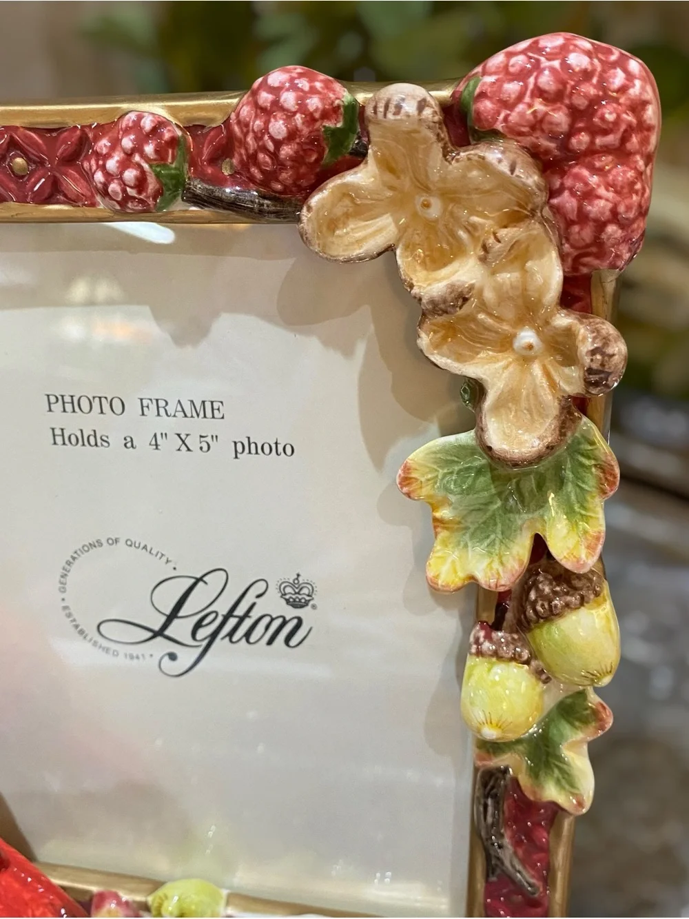 Vintage Lefton Porcelain Red Cardinal Bird Easel Picture Frame 4 x 5 Photo